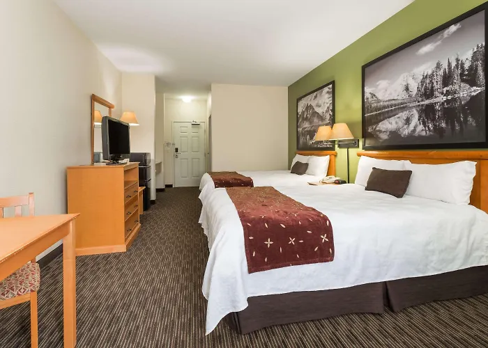 Super 8 By Wyndham Wyoming 2*