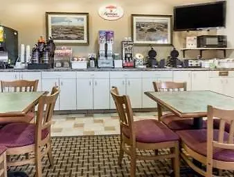 Super 8 By Wyndham Wyoming Hotel Wheatland